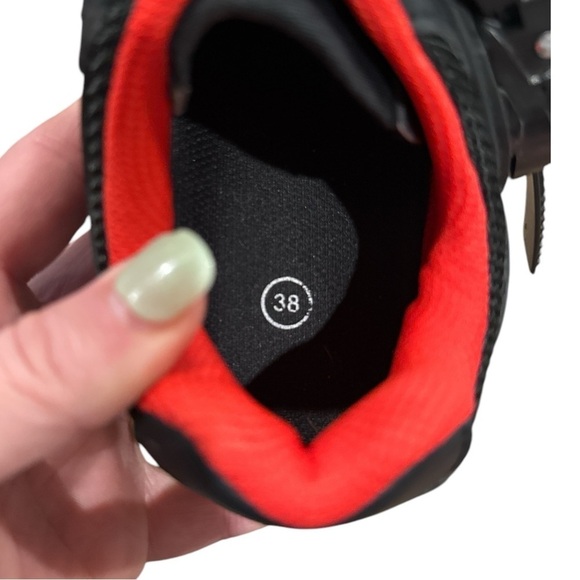 EUC - Peloton Cycling Shoes - size 38 and 44 - Picture 7 of 7